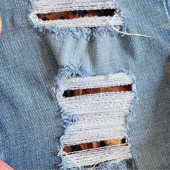 KanCan Women’s High Rise Distressed Leopard Patch Jeans Size 7/27 Blue Distress - Picture 5 of 9